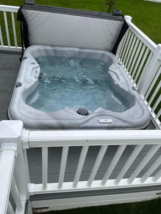 הוילה סנט אוסטל The Cornish Hottub Escape מראה חיצוני תמונה